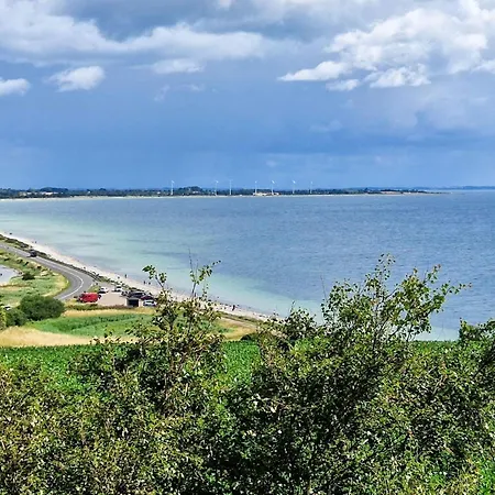 8 Person In Sydals-by Traum *